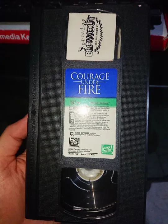 FITA VHS IMPORTADA - Coragem sob fogo - Foto 3