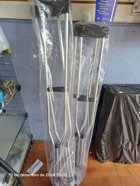 Bengalas e muletas - Foto 3