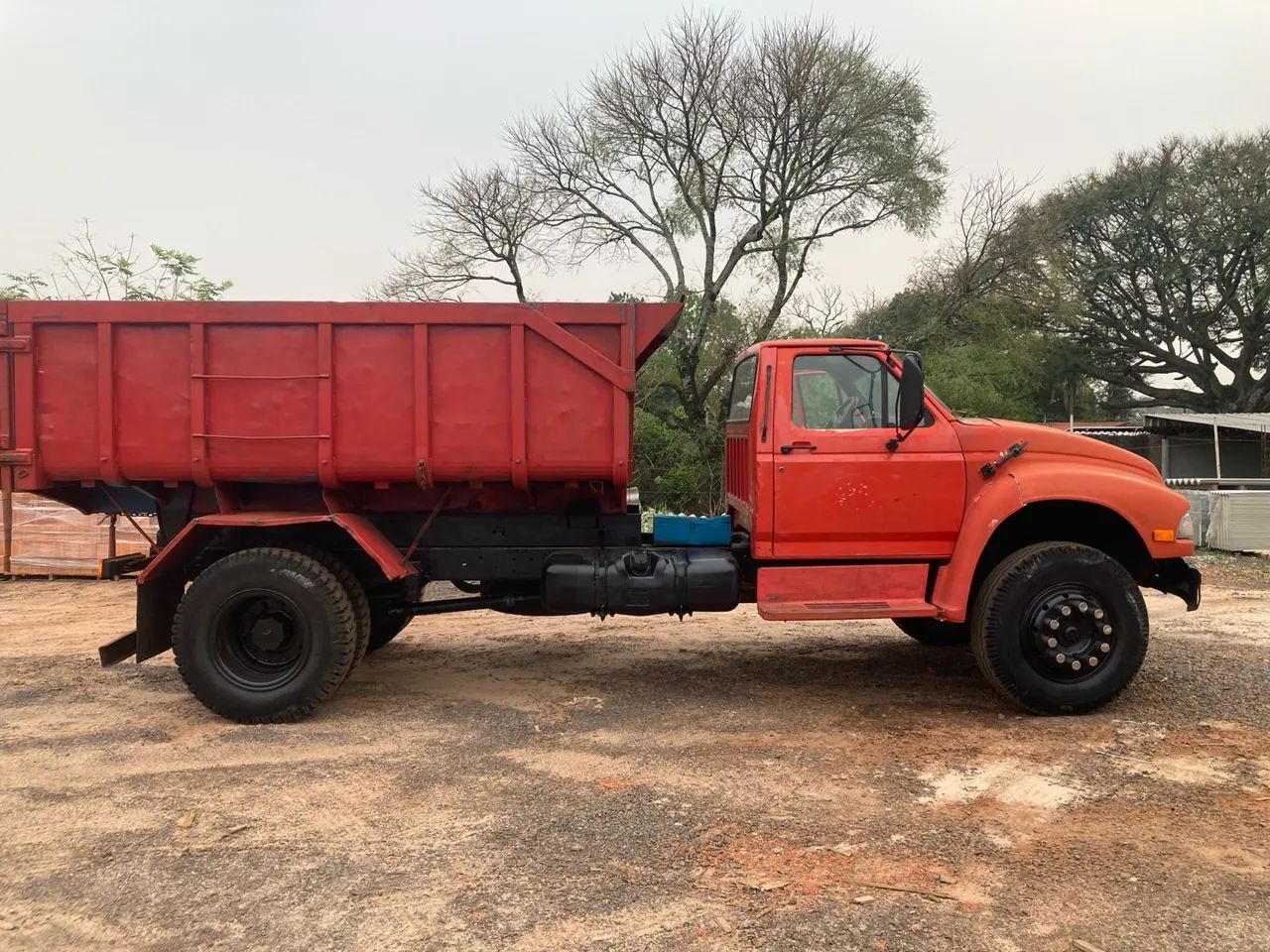 Caminhão Ford F14000 Caçamba  - Foto 3