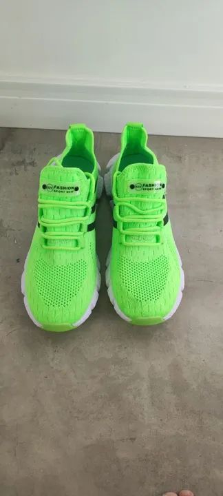 Tênis Esportivo Verde Neon - Novo - Foto 2