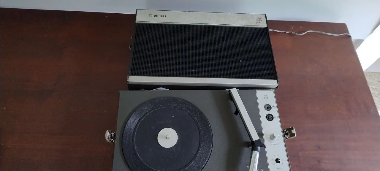 Toca-discos Philips vintage