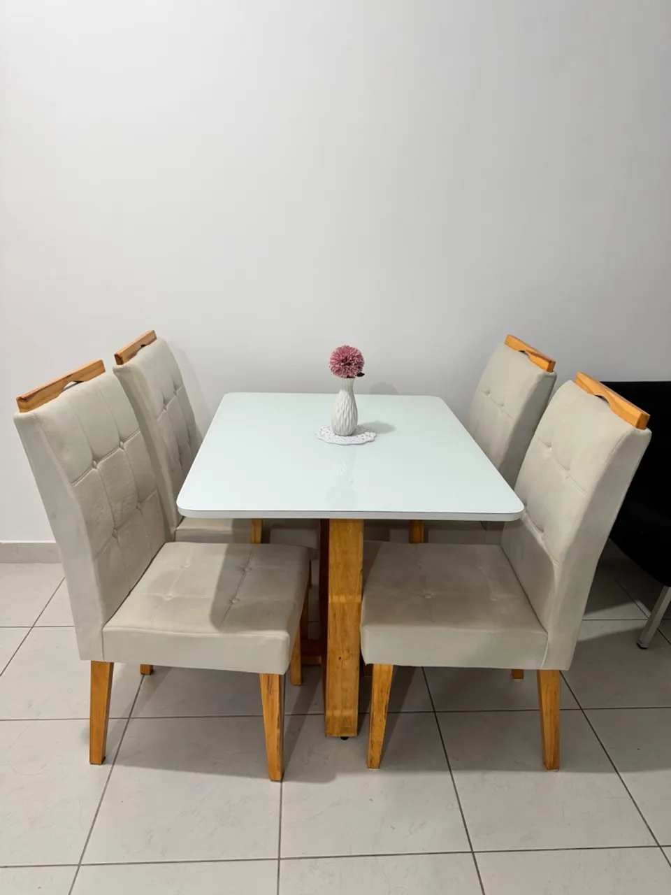 Mesa com 4 Cadeiras 