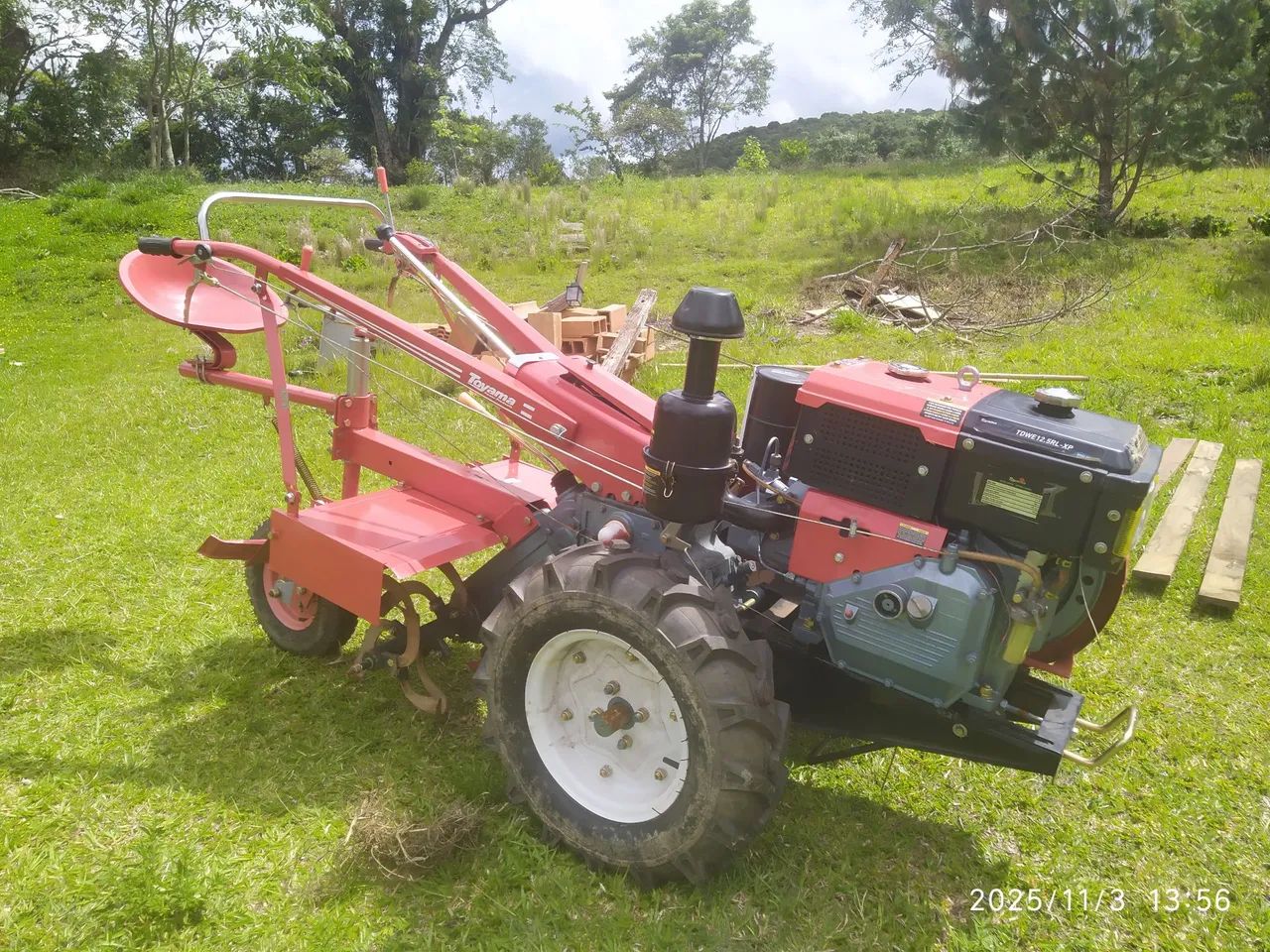 PROMOÇÃO Micro trator Toyama tipo TOBATA Diesel praticamente novo.