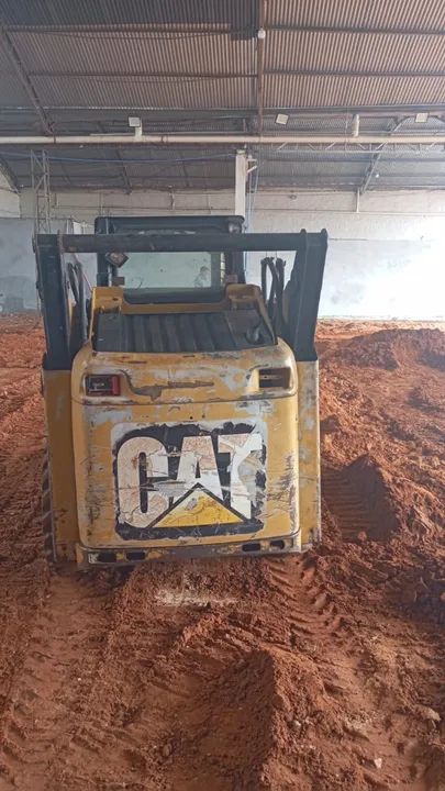 Bob cat Caterpillar  - Foto 3