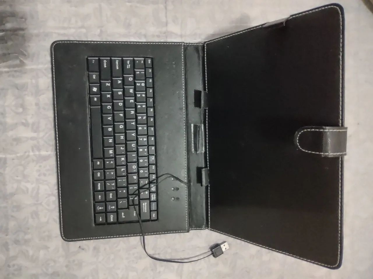 Capa de couro com teclado USB, para  Tablet 10.1 polegadas, seminovo. - Foto 3