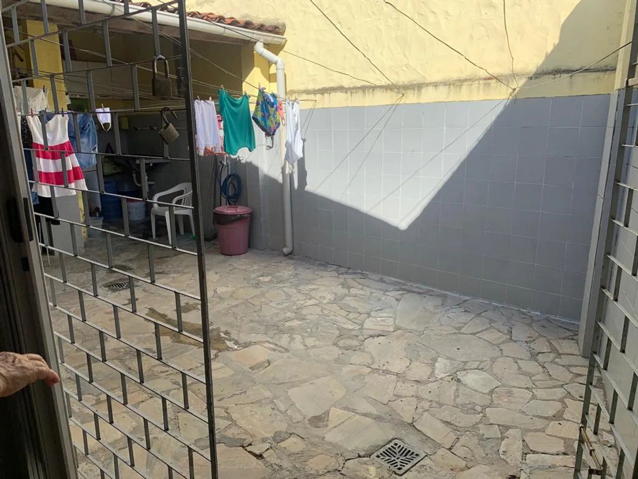 Casa Solta de Esquina e Murada no Bairro Siqueira Campos 188 Metros - Foto 5