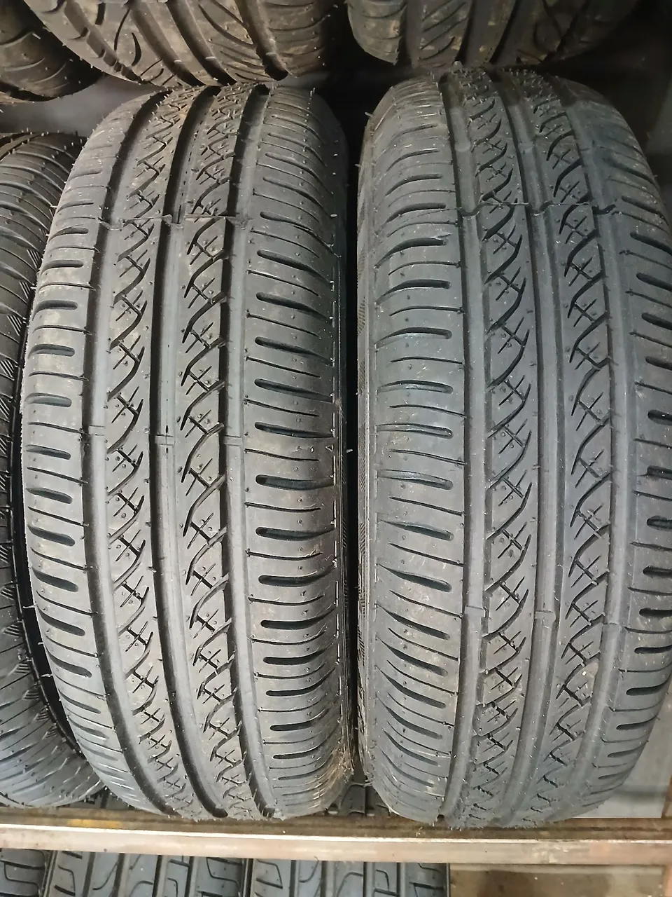 Pneus remold Tekystyre 175/70/13 NOVO