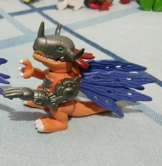 Boneco digimon Metalgreymon