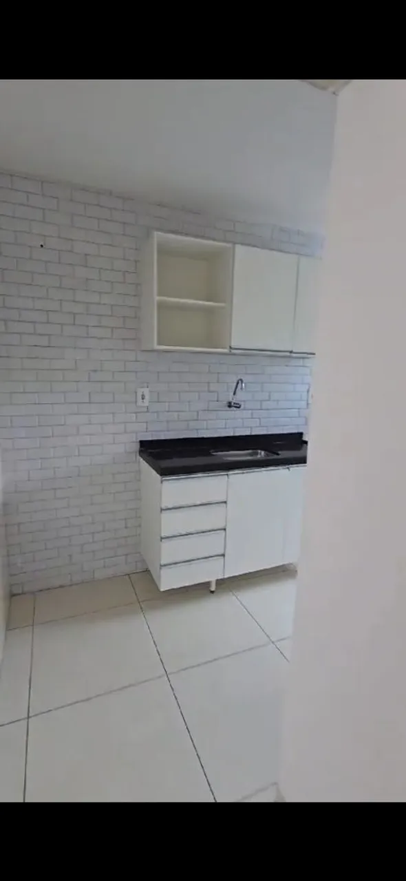 Apartamento no Geisel (bem novinho) com 02 quartos