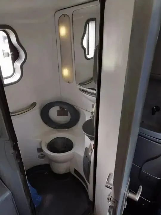 Ônibus 710 PLUS 4x2 Ano 2004 - Foto 3