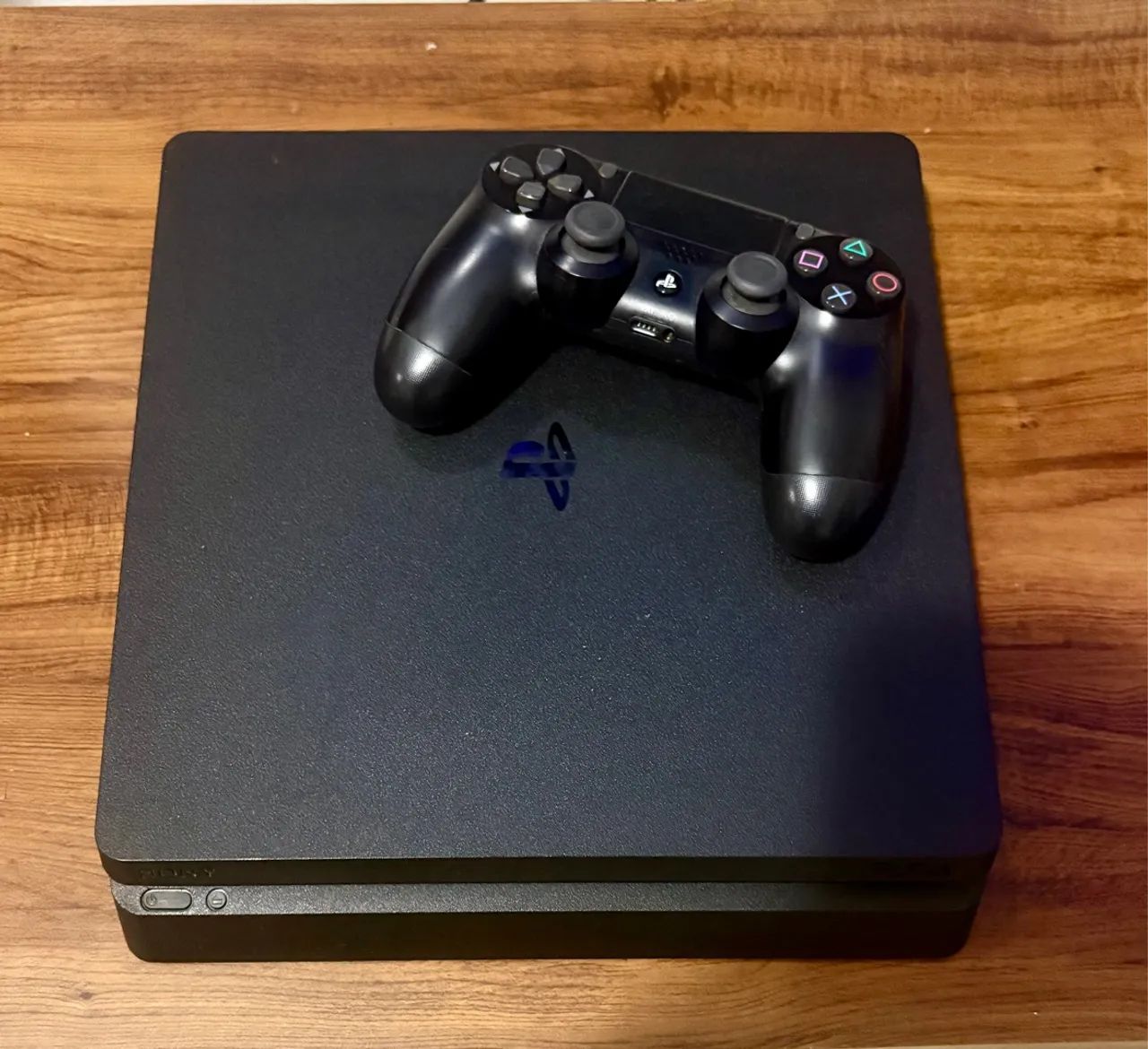 PlayStation 4 + Controle original + 7 jogos