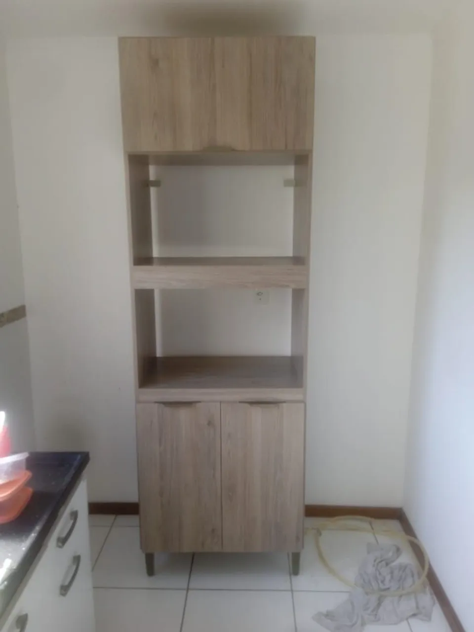 Armário de Cozinha Amadeirado
