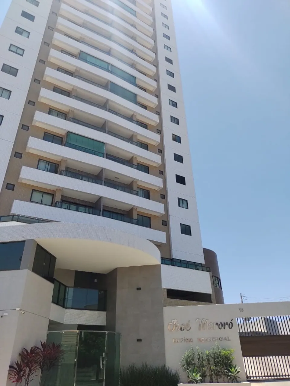 Apartamento no Edif Jose Mororó, disponível para aluguel.