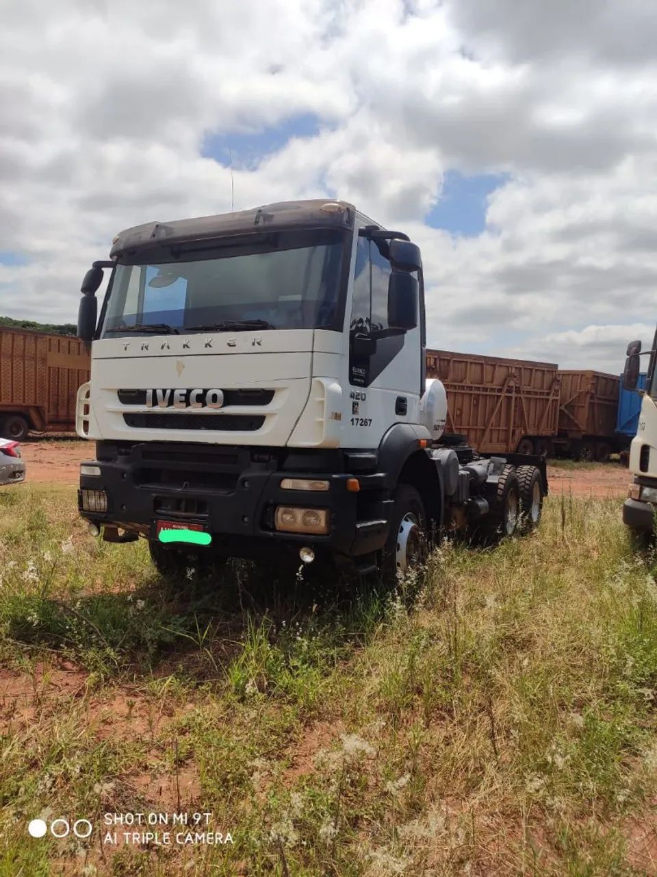Caminhão Iveco 2011/2012 6x4 - Foto 2