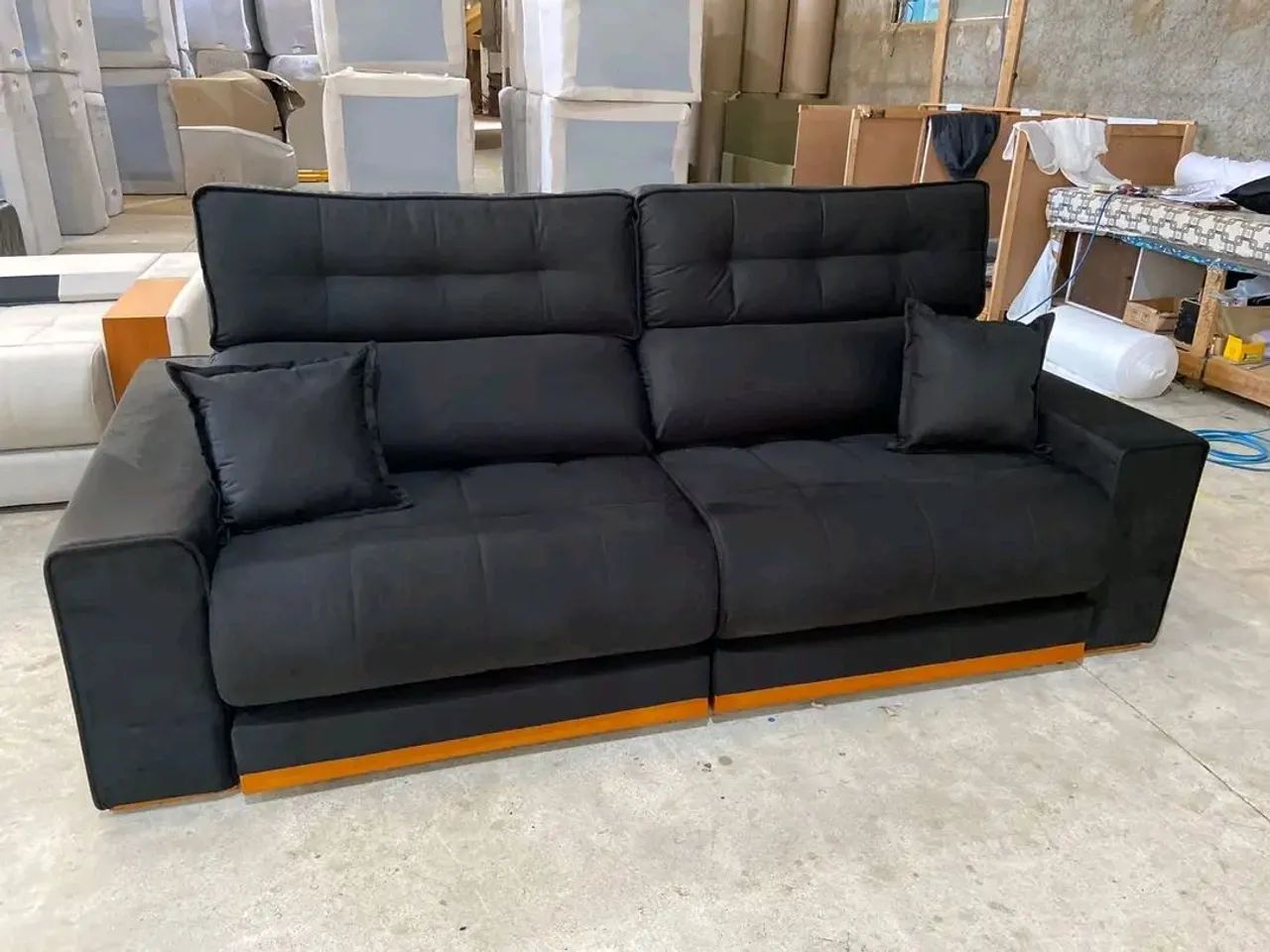 Sofá retrátil reclinavel Dakar 2,30m 2 módulos Molas ensacadas Veludo Inca 820 SR F98 - Foto 2