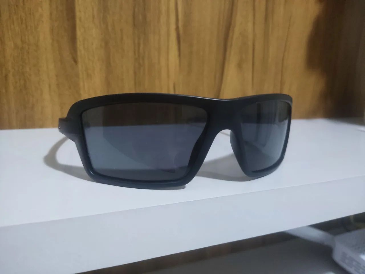 Óculos de sol preto Oakley original novo e com nota