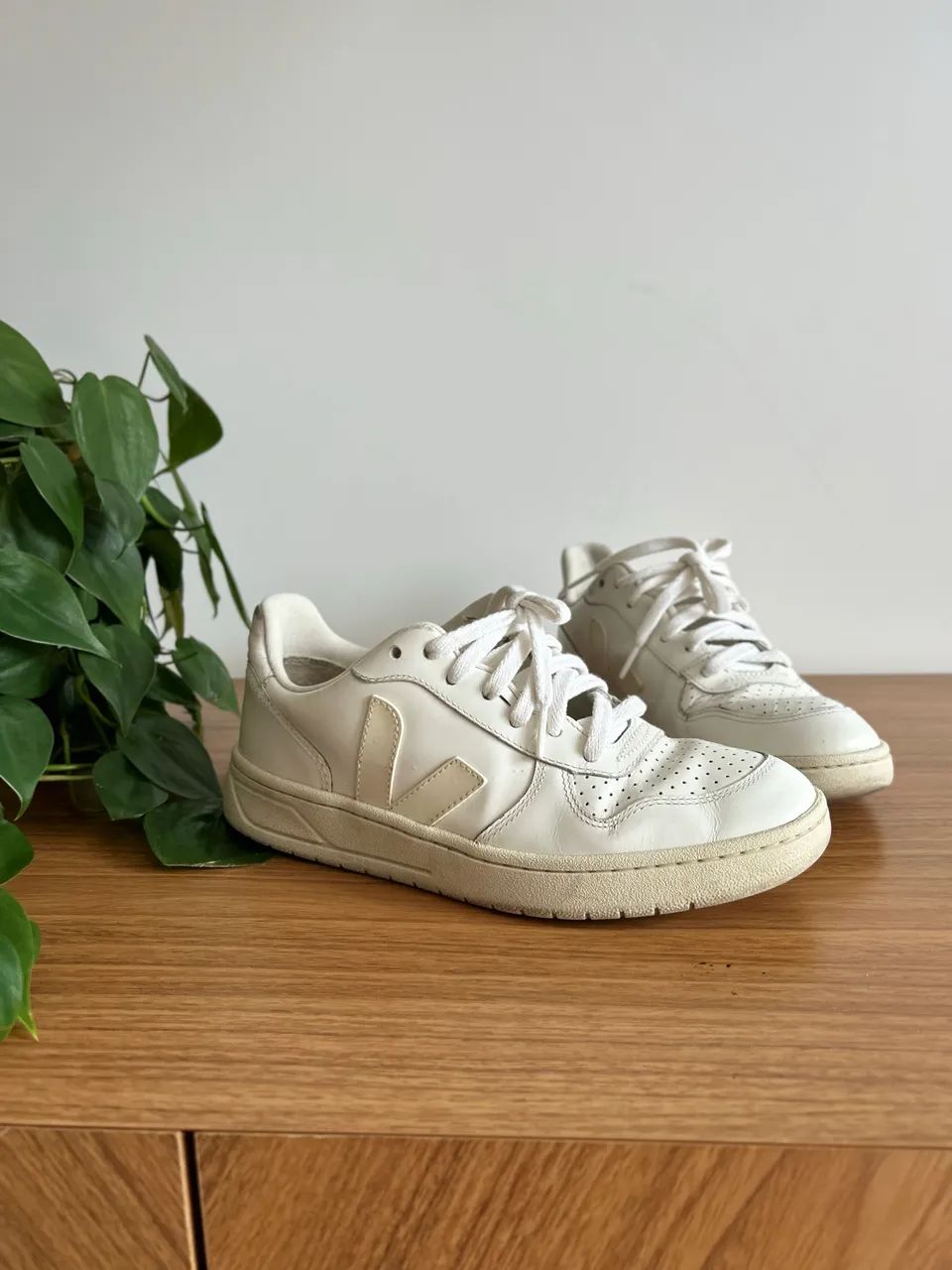 Tênis VERT 36 Off White de Couro Legítimo Original - Foto 2