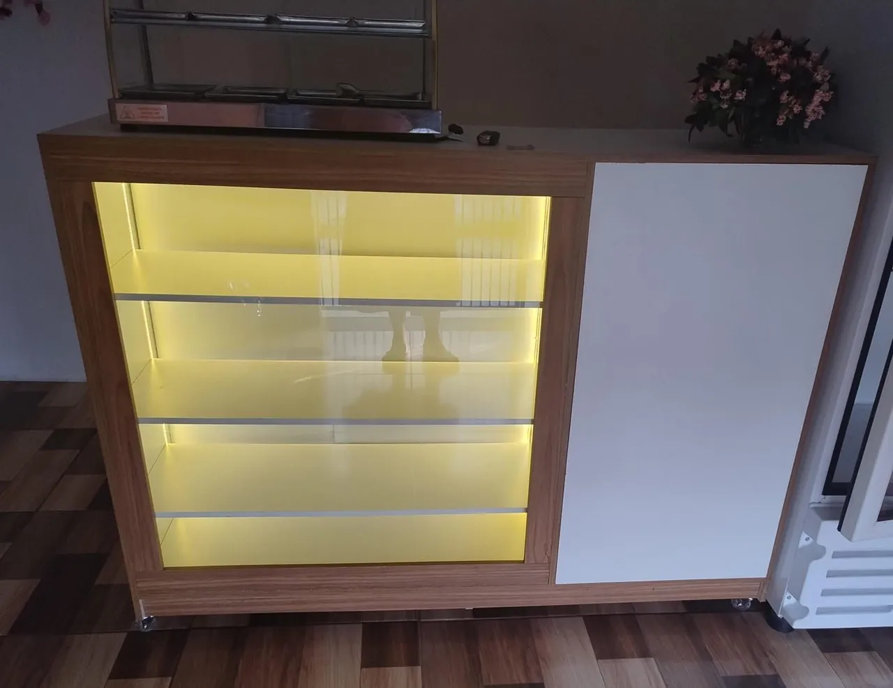 Balcão Expositor Iluminado para Comércio