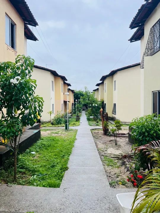 APARTAMENTO EM MESSEJANA 
