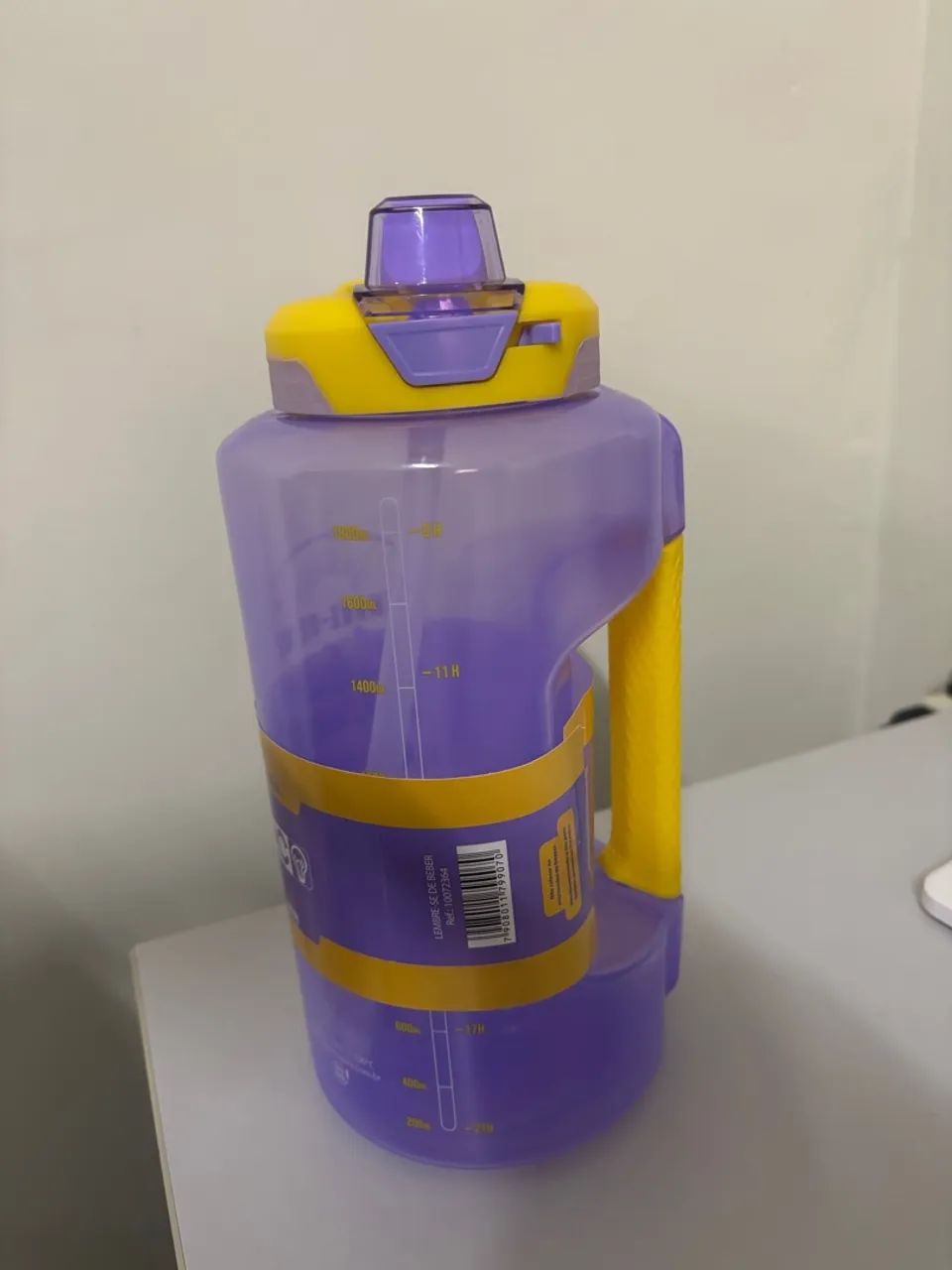 Produto NOVO - Garrafa de água com trava para tampa - Ideal para academia - Foto 2