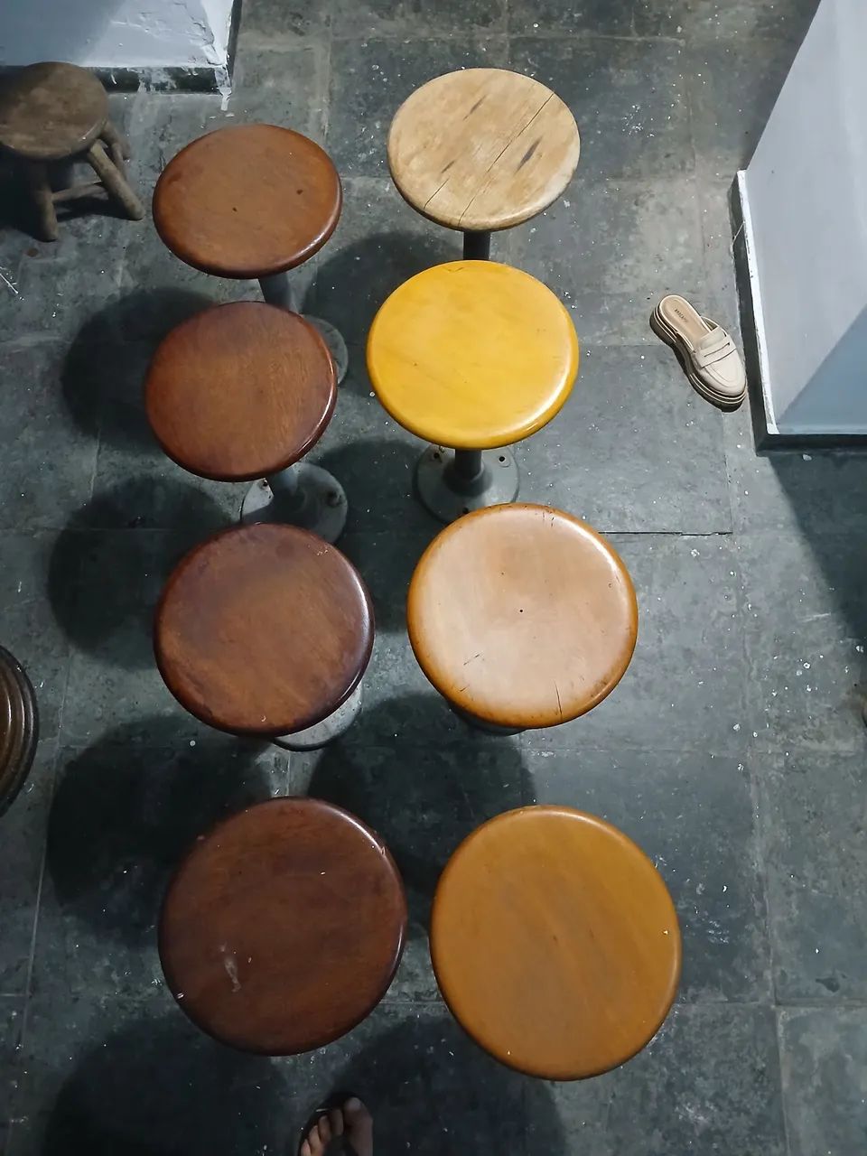 Jogo de 8 Banquetas de Madeira para Bar - Foto 4