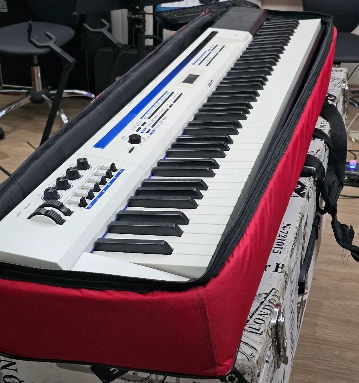 Teclado Casio Privia PX-5s + capa para tranporte e pedal - Foto 2