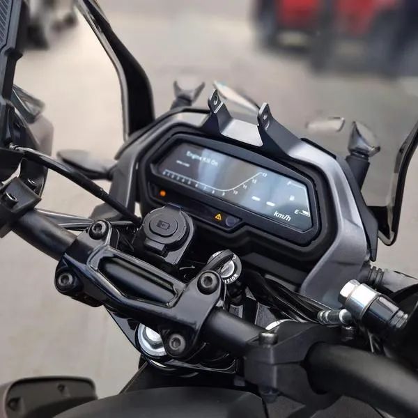 BAJAJ DOMINAR D400 2025 - Foto 13