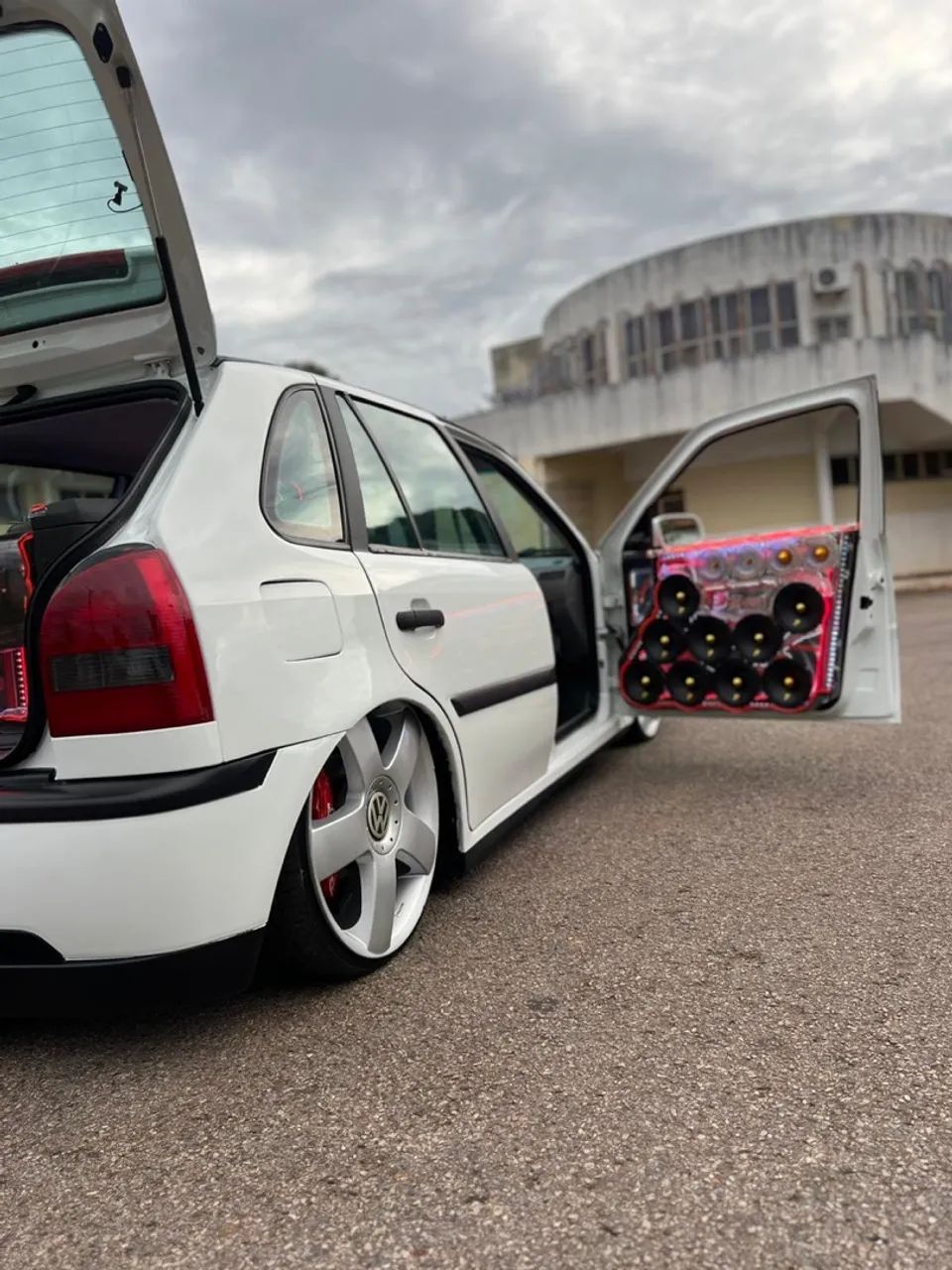 Gol G3 200 1.8 AP restaurado som automotivo suspensao a ar - Foto 2