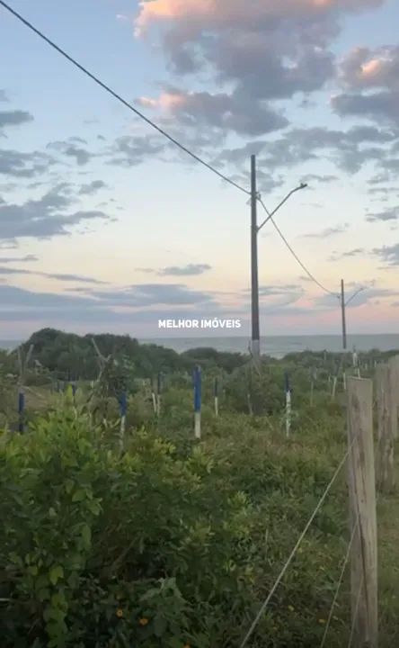 Terreno Frente Mar á venda na praia do Estaleirinho em Balneário Camboriú.