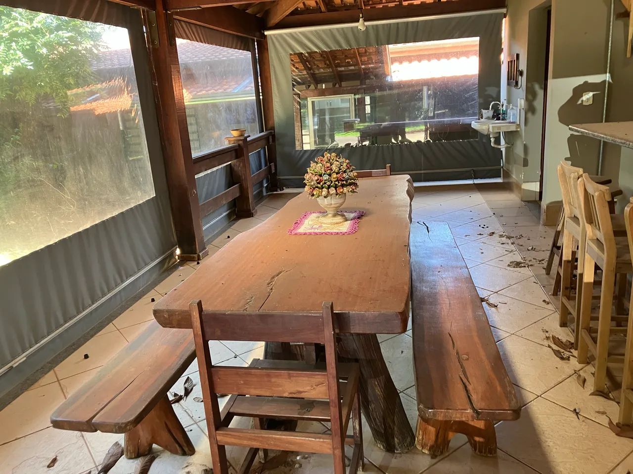 Mesa jantar rústica de madeira maciça (com bancos e cadeiras) - Foto 4