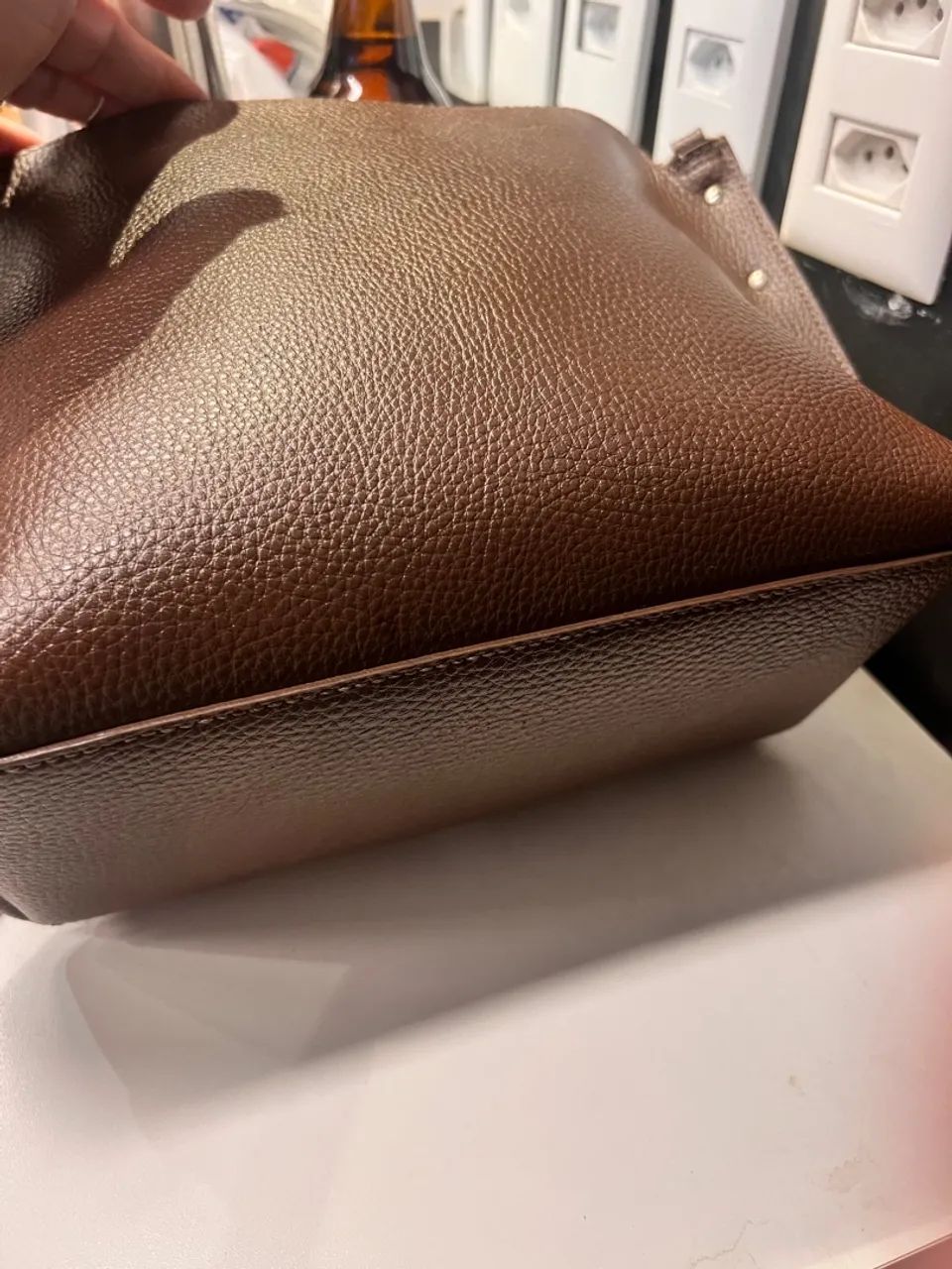 Bolsa Arezzo de ombro marrom com detalhes em suede - Foto 2