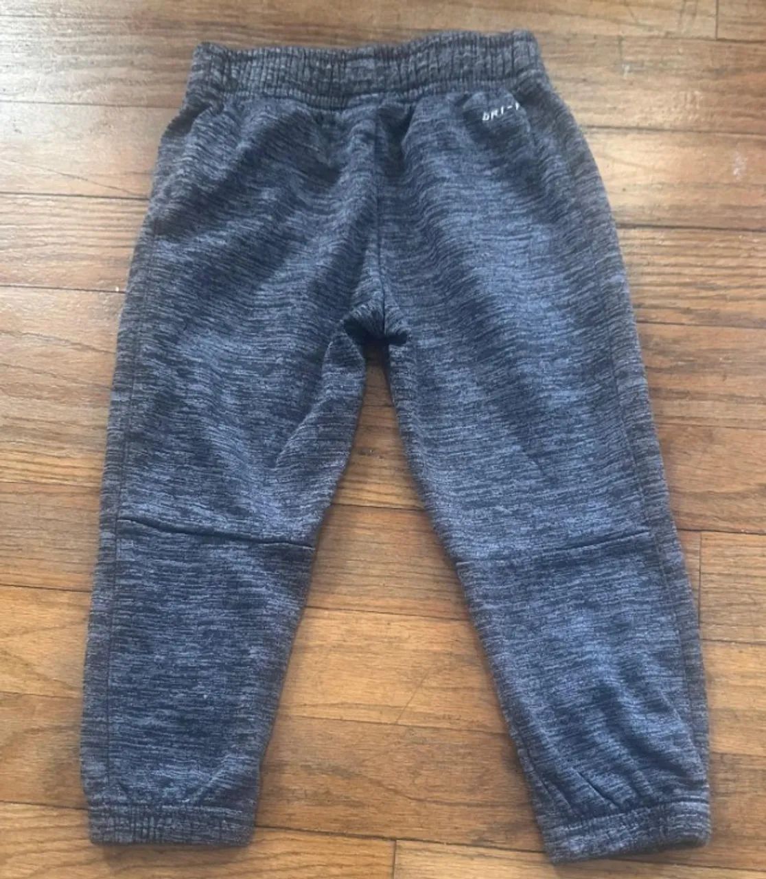 calça nike tamanho 3t importada (desapego) - Foto 2