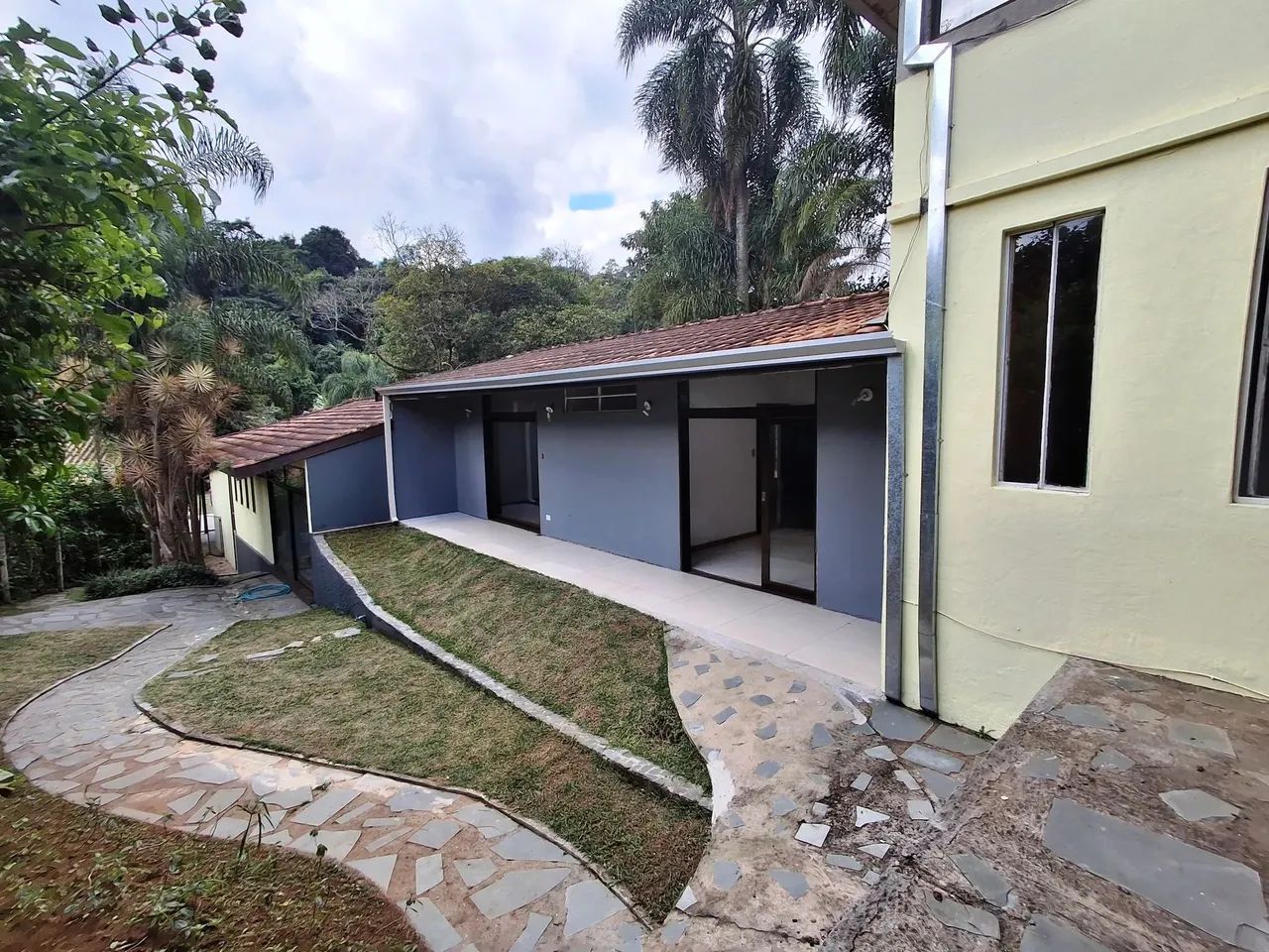 Linda Casa Moderna - Aluguel - 332m² - Chácara Eliana - Cotia\SP - Foto 2