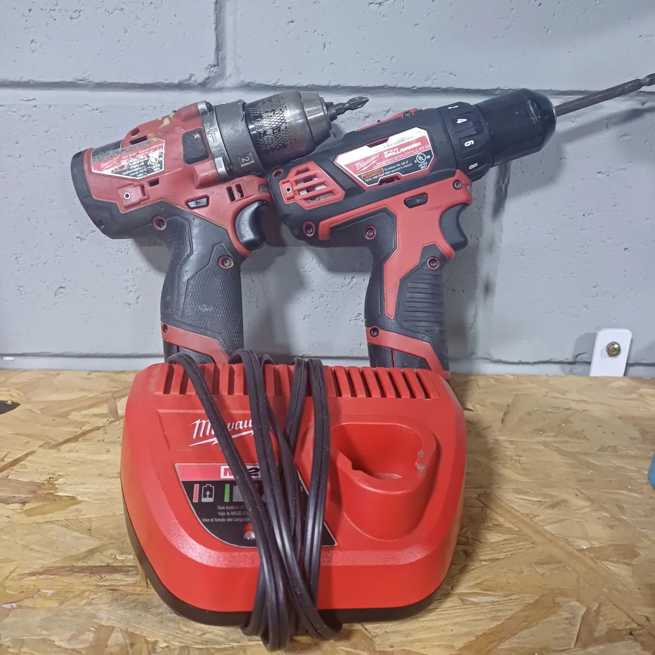 Furadeira/Parafusadeira Milwaukee 12v