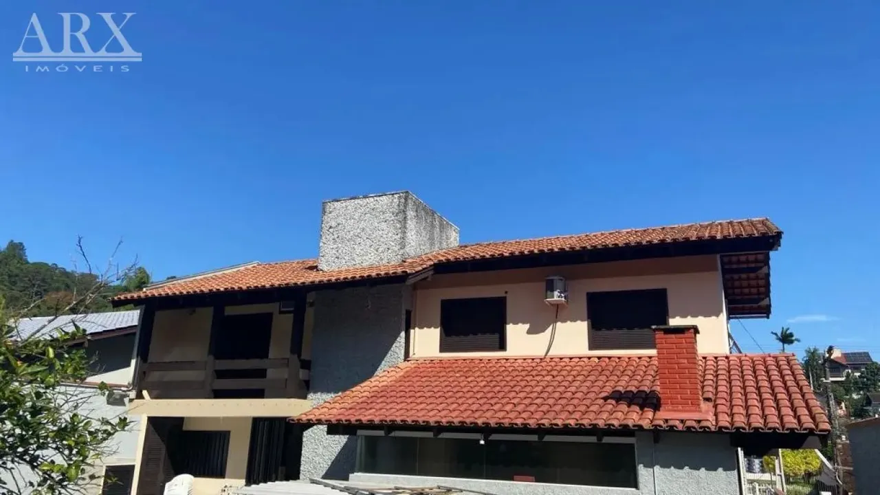 Belíssima Casa no bairro da Velha