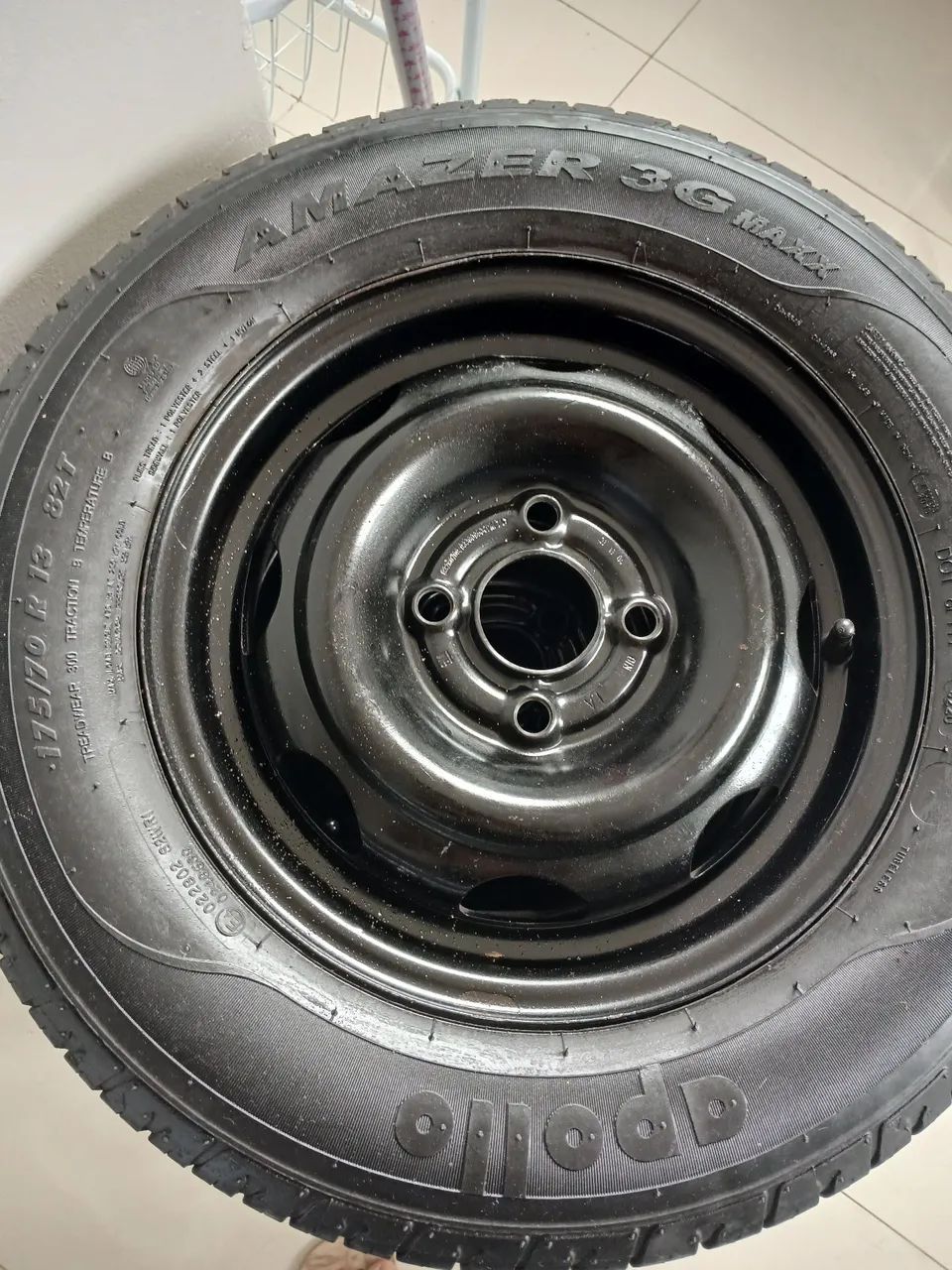 Pneus aro 13 polegadas pneus novo com as jantas originais  - Foto 2