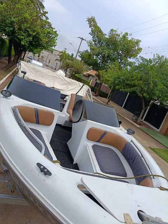 Lancha Miami 5.2 impecável som com módulo bem alto  - Foto 2