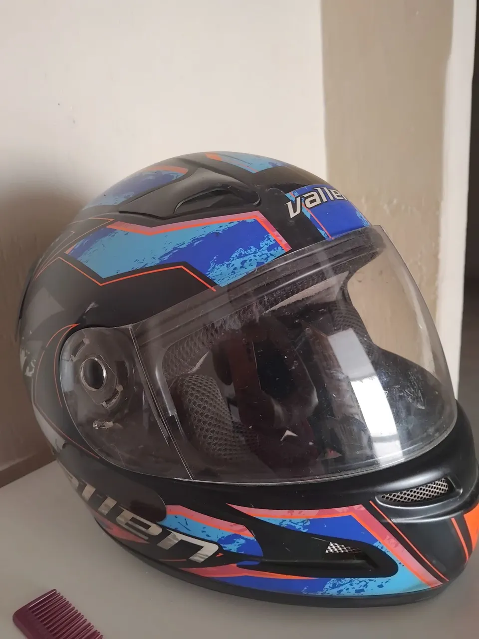 Capacete de Moto Valley - Design Moderno