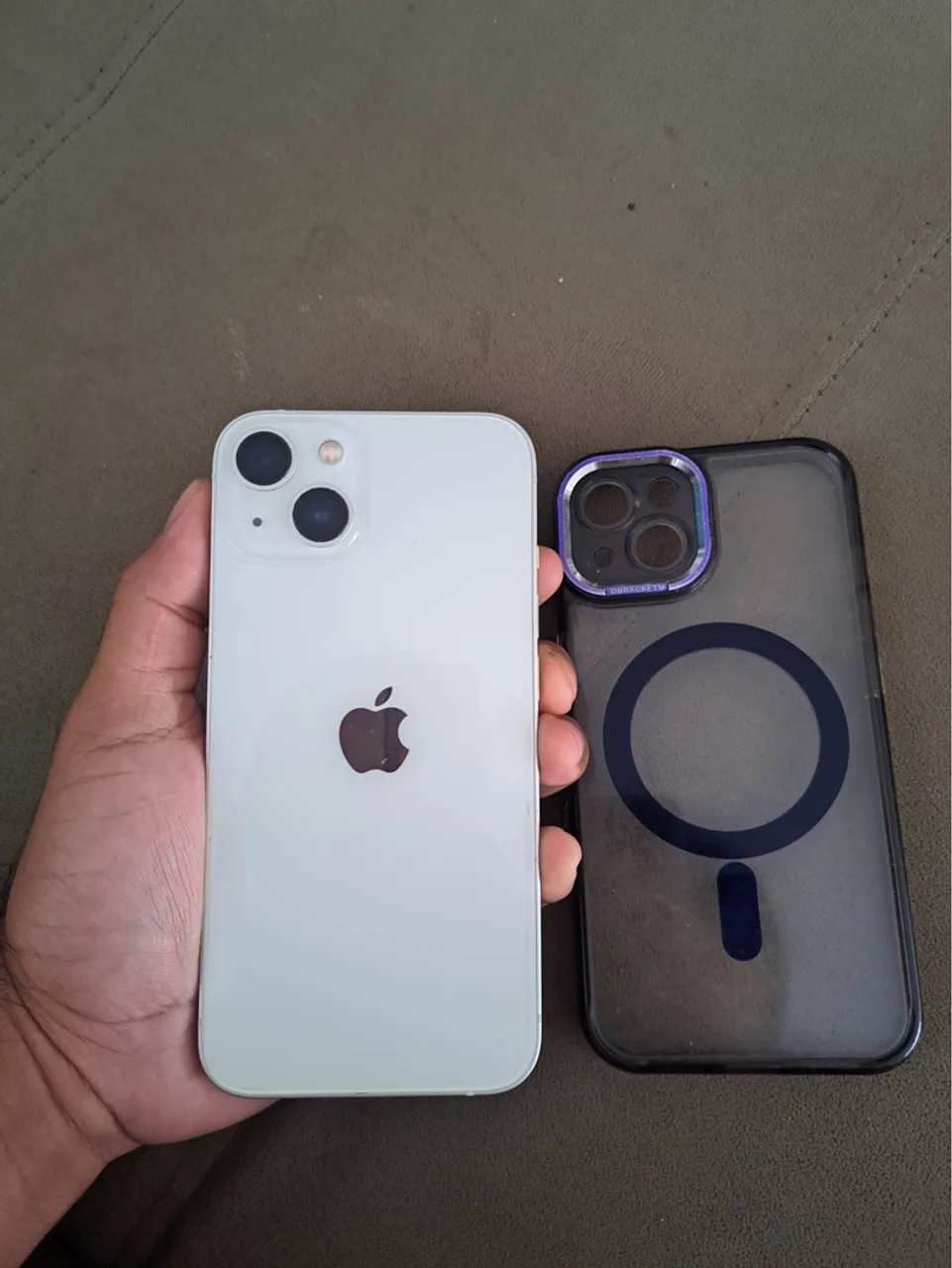 iPhone 13, semi-novo 5 meses de uso, único dono, nota fiscal , bateria 96% acompanha caixa