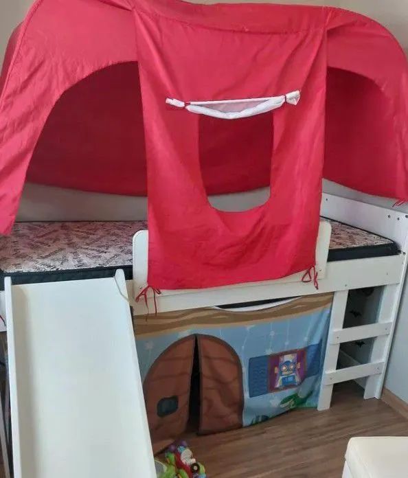 Cama infantil com escorregador e barraca - Foto 3