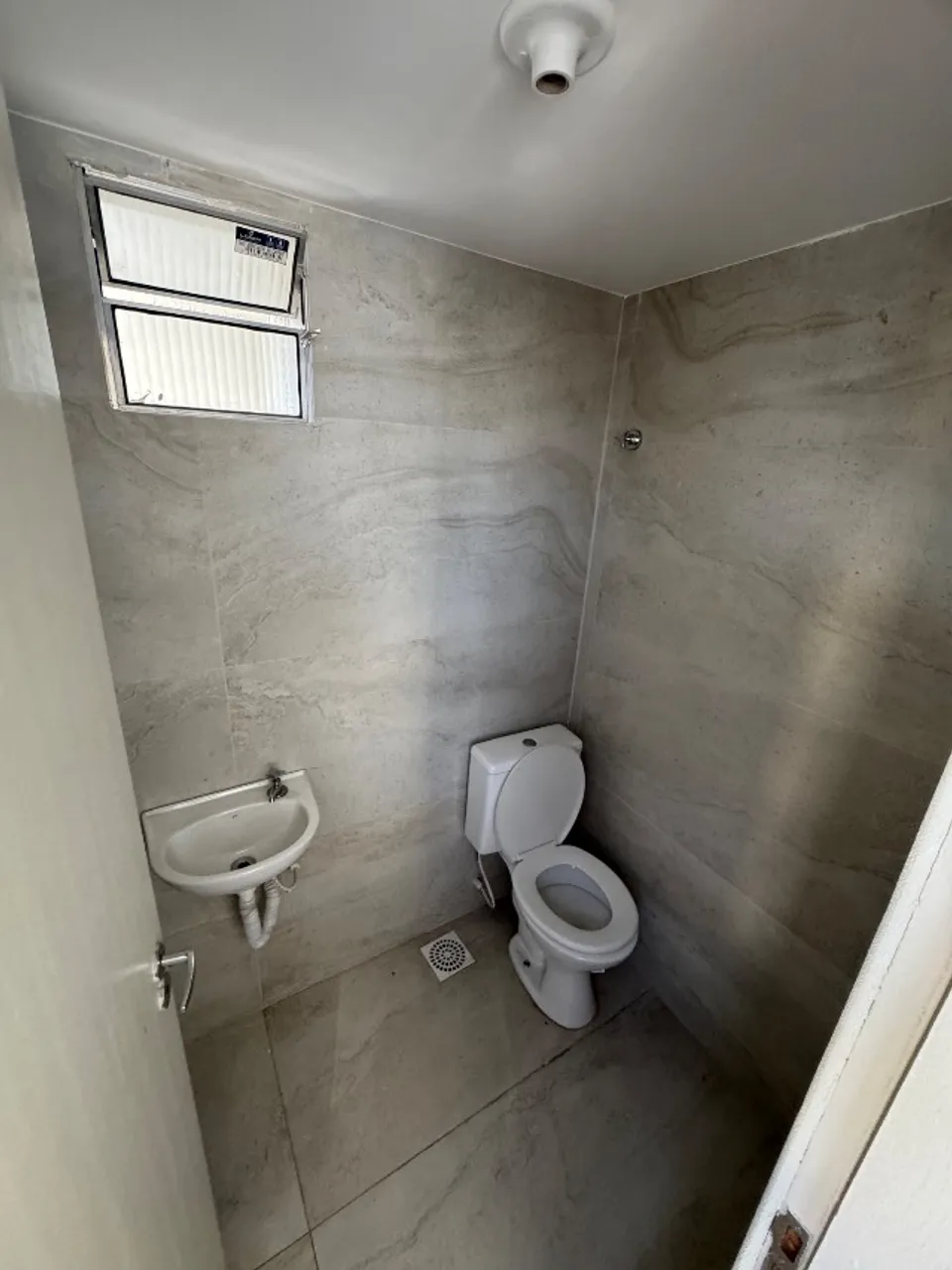 Sala 28m2 em laranjeiras c/ elevador .