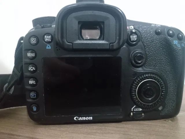 Máquina fotográfica Canon EOS 7D - Foto 2