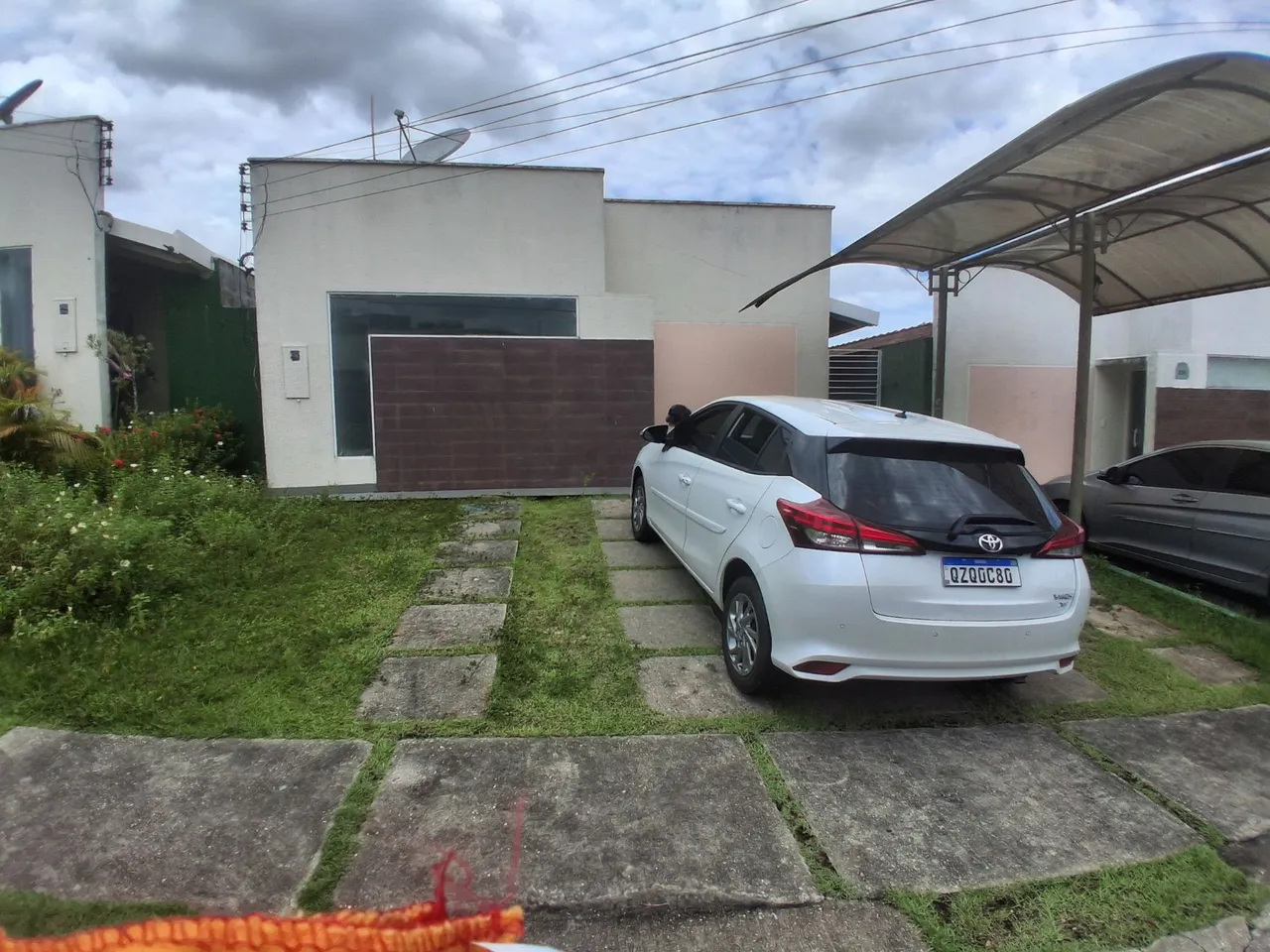 Linda Casa mobiliada, condomínio nascente do tarumã, aceita- se pet