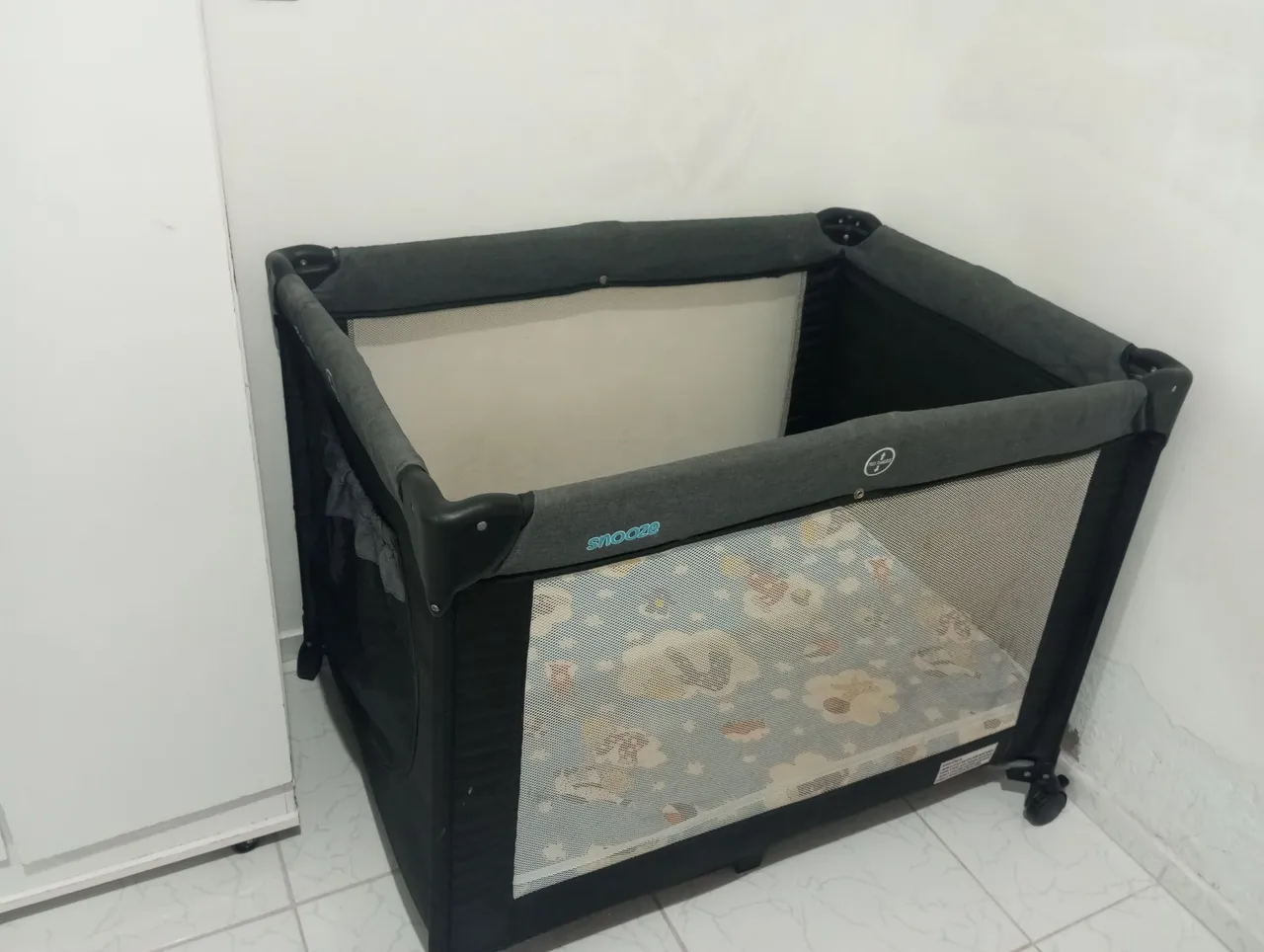 Berço cercado Burigotto, vai com o calção!