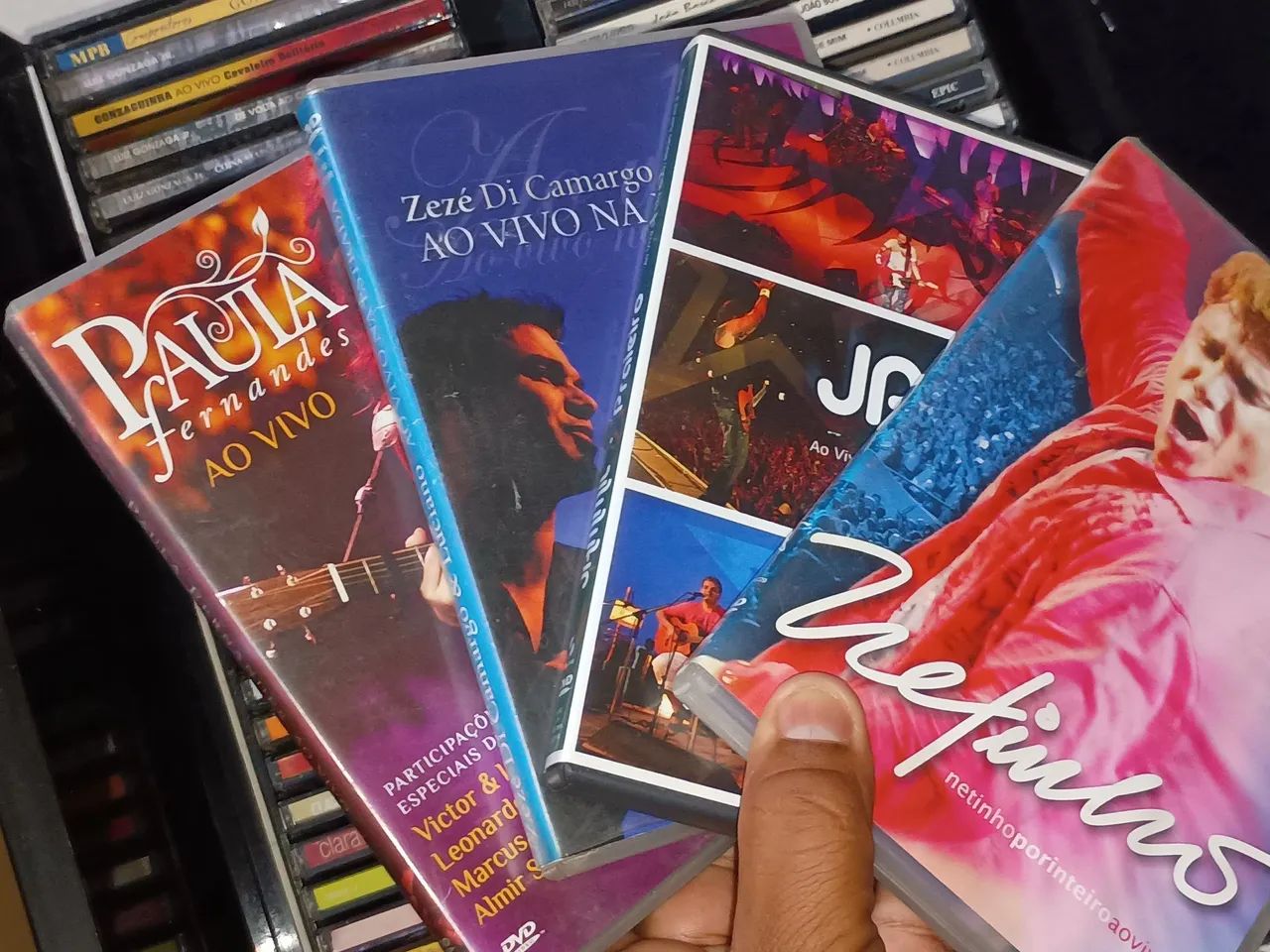 Lote Com 20 DVDs de Cantores Populares  - Foto 2