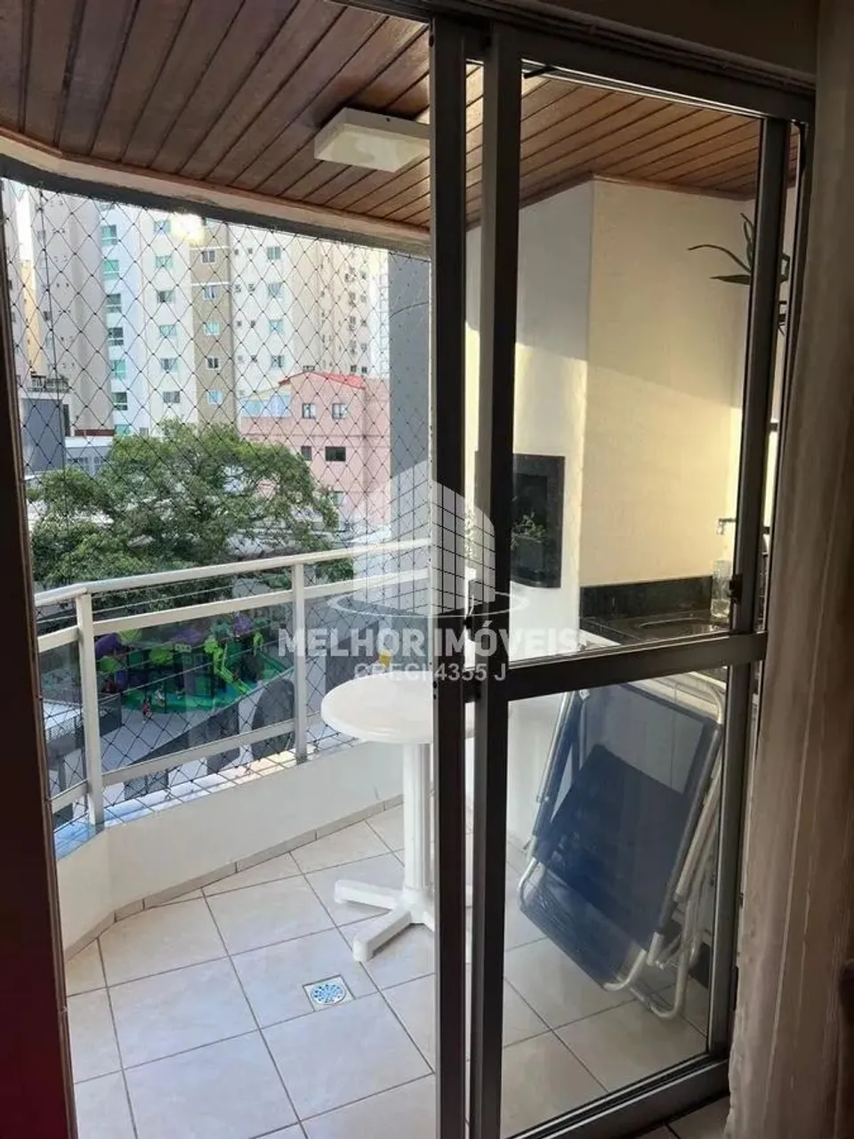 Locação anual no centro de Balneário Camboriú/SC
