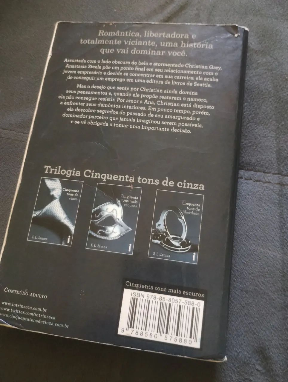 Livro 50 tons de cinza mais escuros. - Foto 3