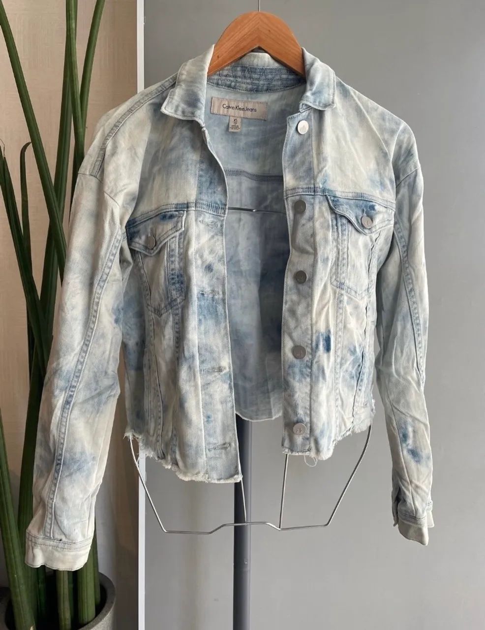 Jaqueta jeans Calvin Klein  tam p - Foto 2