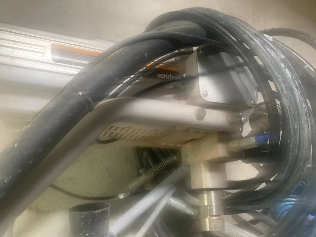 Máquina de pintura Airless vendo usei só 2 vezes semi nova - Foto 2