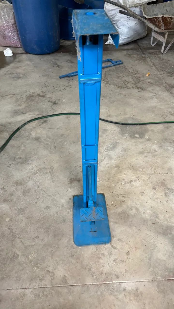 Máquina para montar chinelos tipo havaianas, manual - Foto 3